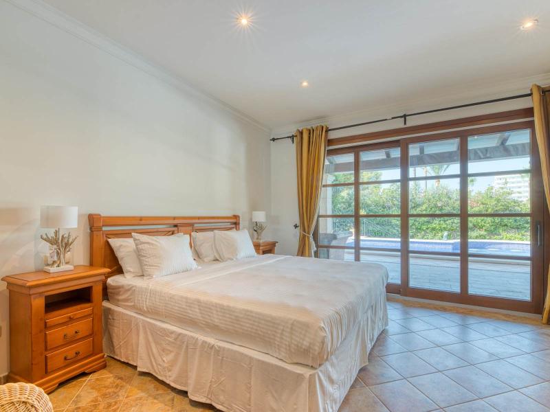 Mediterranean Villa with Pool and Guest Apartment , Palma Nova 