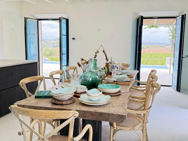 New-Build Finca with Vineyard & Guest House , Central 