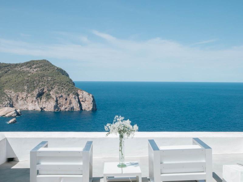 Minimalist 7-Bedroom Sea View Villa , North 