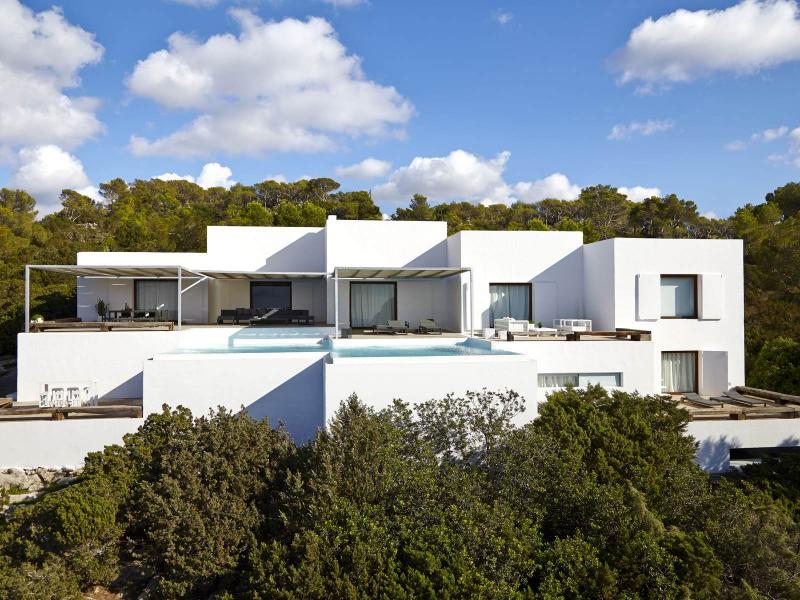 Minimalist 7-Bedroom Sea View Villa , North 