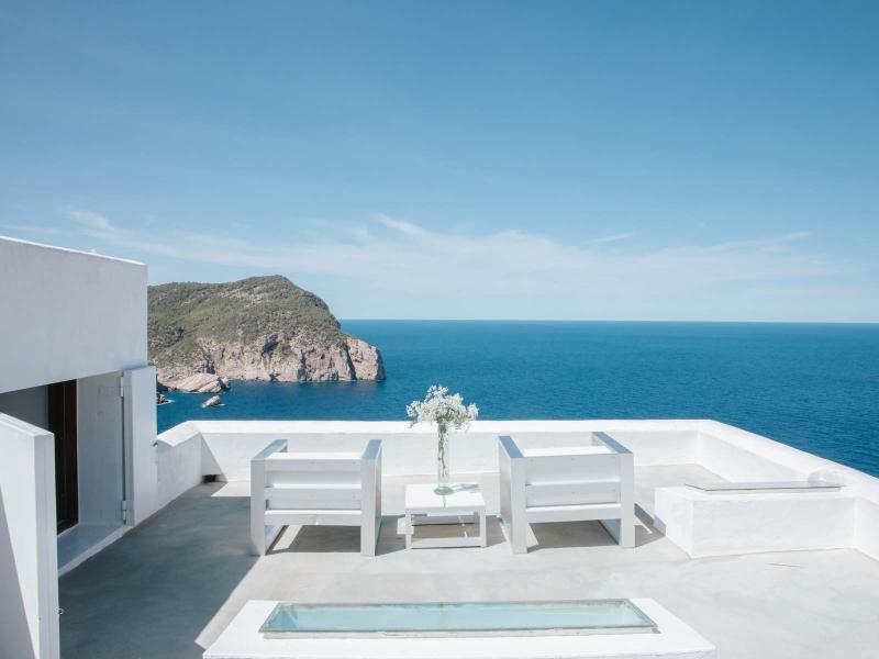 Minimalist 7-Bedroom Sea View Villa , North 