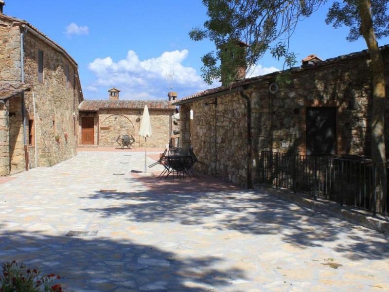 Restored Historic Estate With Vineyards, Olive Groves, and Pool , Tuscany 