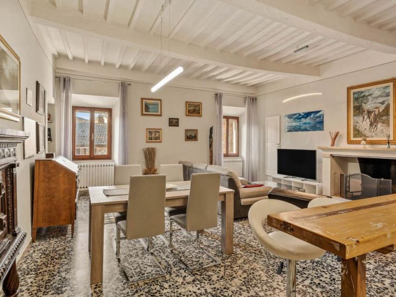 Prestigious Historic Apartment for Sale in Montefollonico, Tuscany , Tuscany 