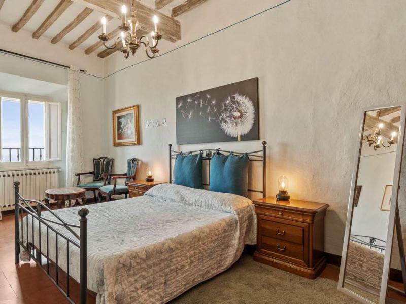 Prestigious Historic Apartment for Sale in Montefollonico, Tuscany , Tuscany 