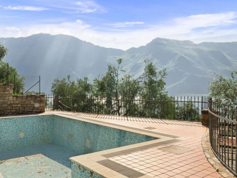 Luxury Lake-View Villa for Sale in Limone sul Garda, Italy , 