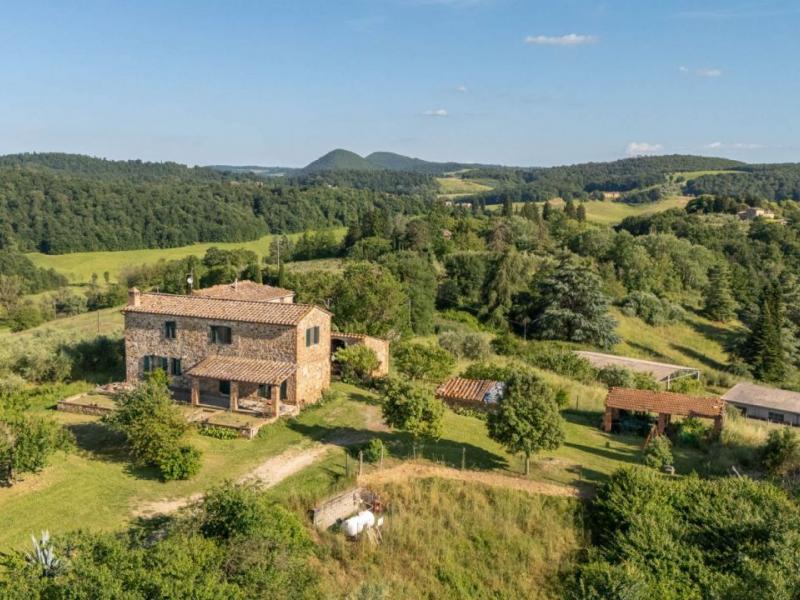 Panoramic Stone Country House for Sale , Tuscany 