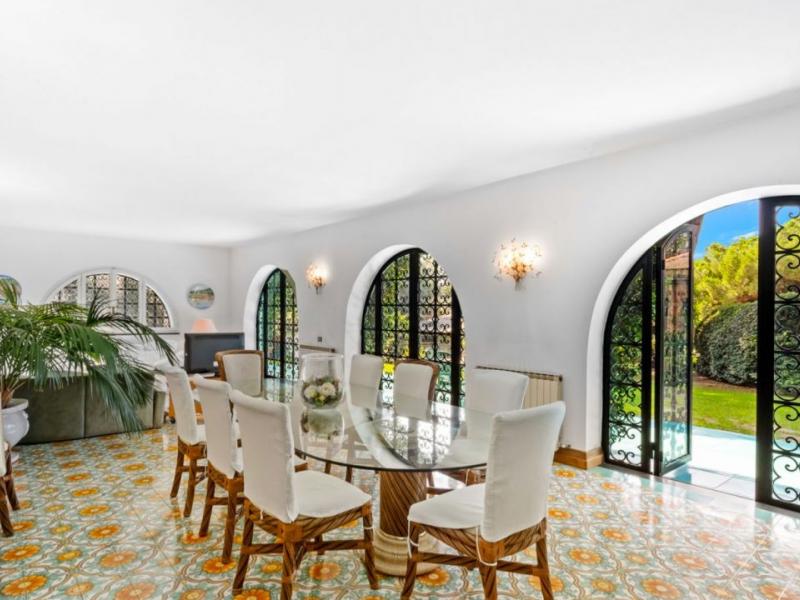 Luxury Seafront Villa with Private Sea Access for Sale , 