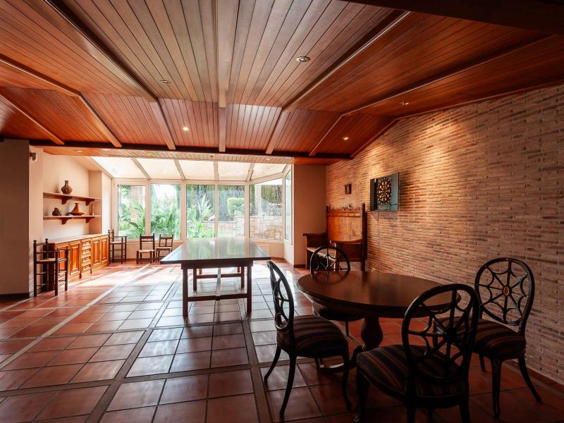 Elegant 7-Bedroom Villa with Guest Apartment , Valencia 