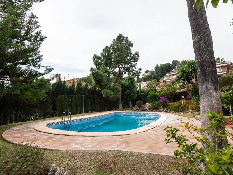 Elegant 7-Bedroom Villa with Guest Apartment , Valencia 