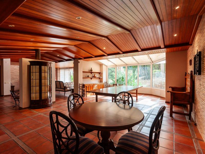 Elegant 7-Bedroom Villa with Guest Apartment , Valencia 