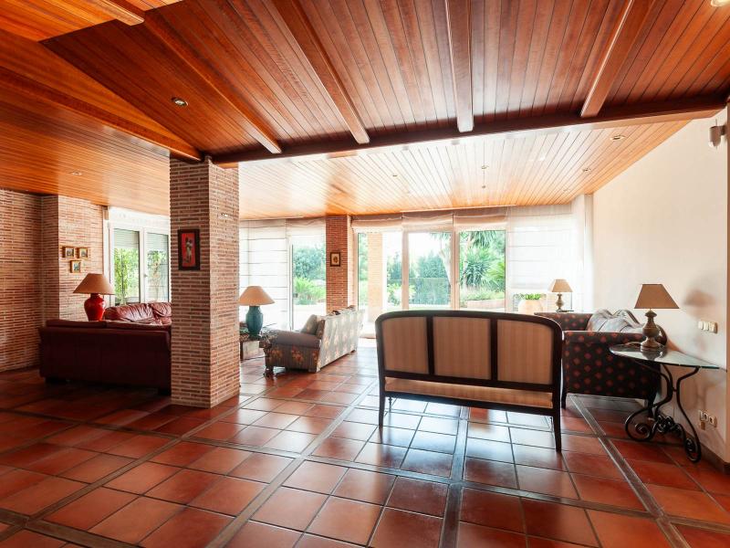 Elegant 7-Bedroom Villa with Guest Apartment , Valencia 