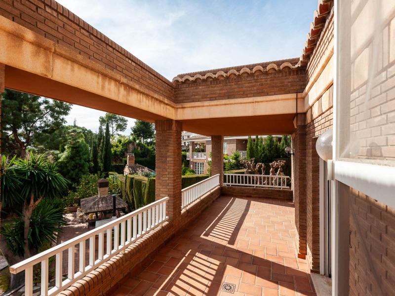 Elegant 7-Bedroom Villa with Guest Apartment , Valencia 