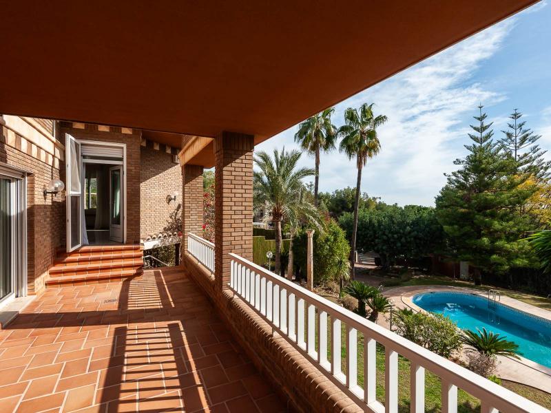 Elegant 7-Bedroom Villa with Guest Apartment , Valencia 