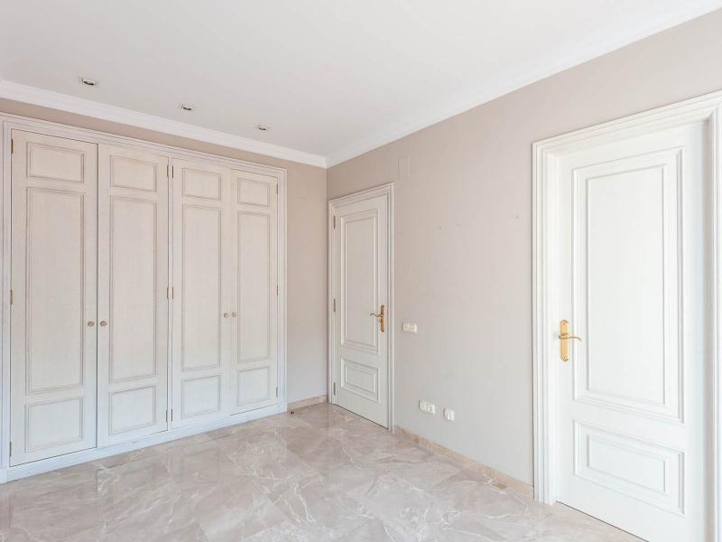 Elegant 7-Bedroom Villa with Guest Apartment , Valencia 