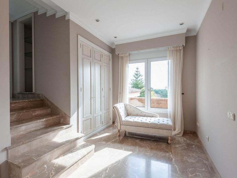 Elegant 7-Bedroom Villa with Guest Apartment , Valencia 