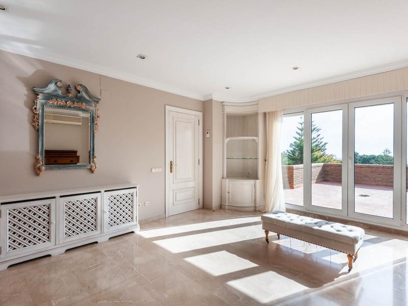 Elegant 7-Bedroom Villa with Guest Apartment , Valencia 
