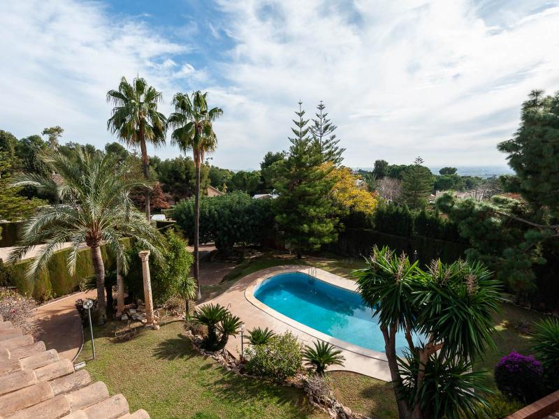 Elegant 7-Bedroom Villa with Guest Apartment , Valencia 