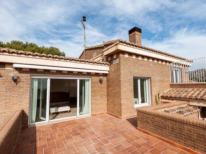 Elegant 7-Bedroom Villa with Guest Apartment , Valencia 