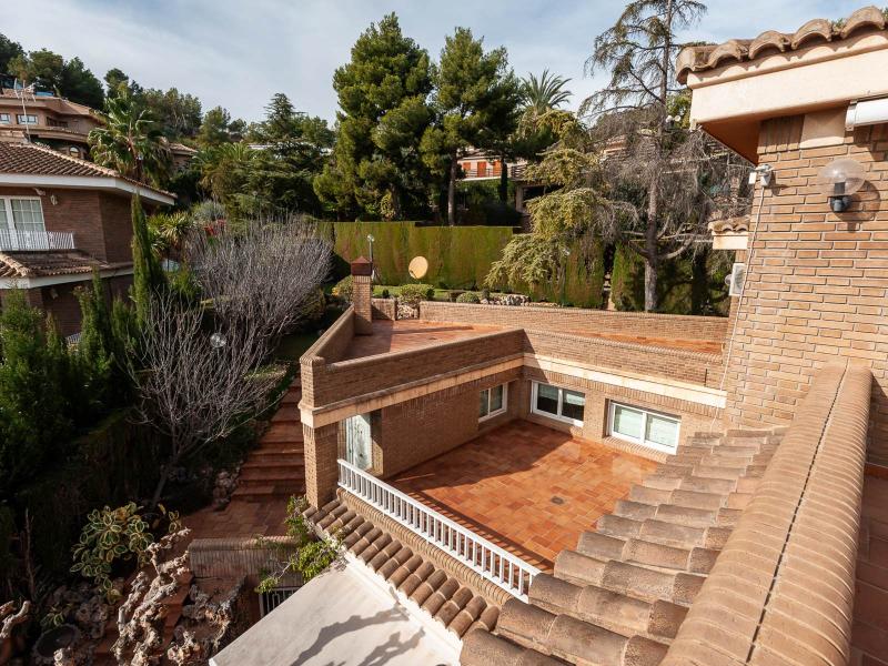 Elegant 7-Bedroom Villa with Guest Apartment , Valencia 
