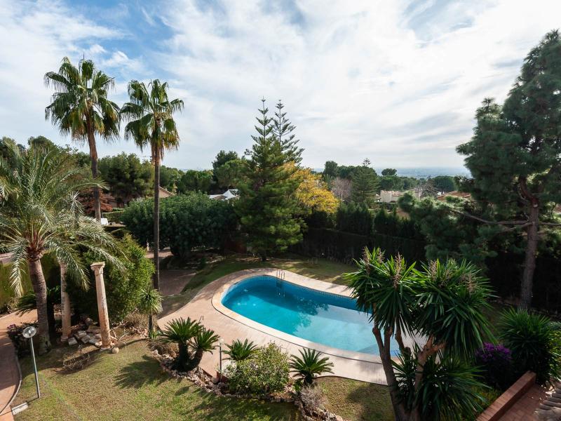 Elegant 7-Bedroom Villa with Guest Apartment , Valencia 