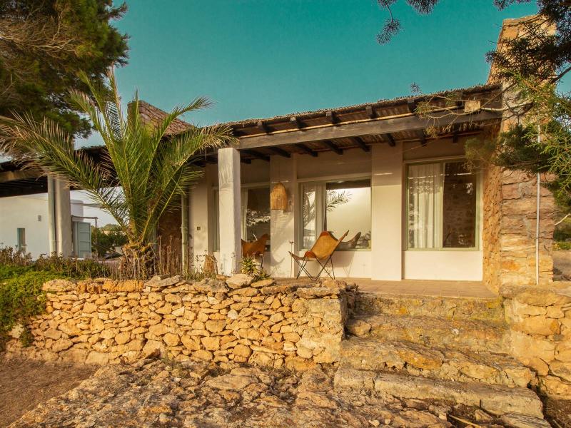 Renovated Finca-Style Villa with Sea Views , 