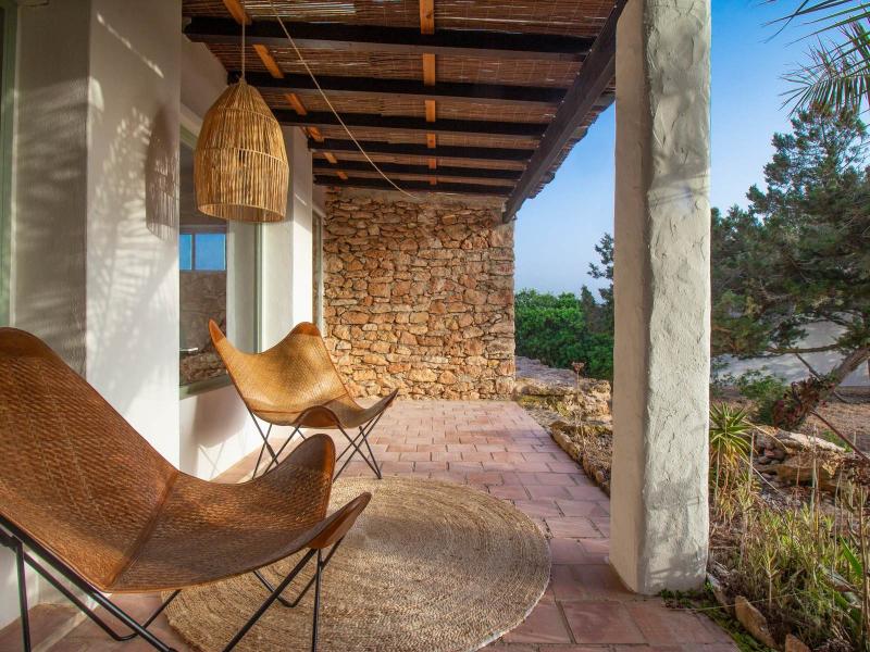 Renovated Finca-Style Villa with Sea Views , 