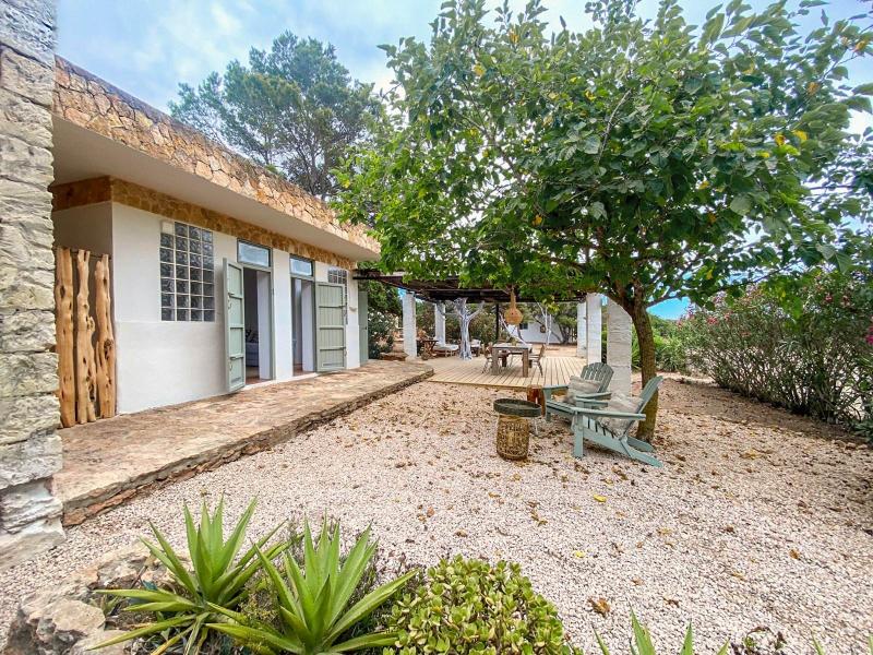 Renovated Finca-Style Villa with Sea Views , 