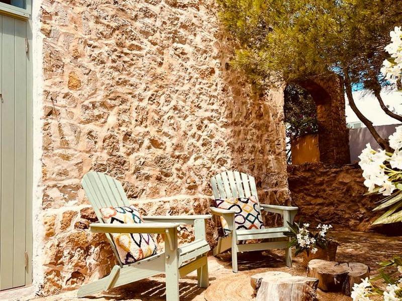 Renovated Finca-Style Villa with Sea Views , 