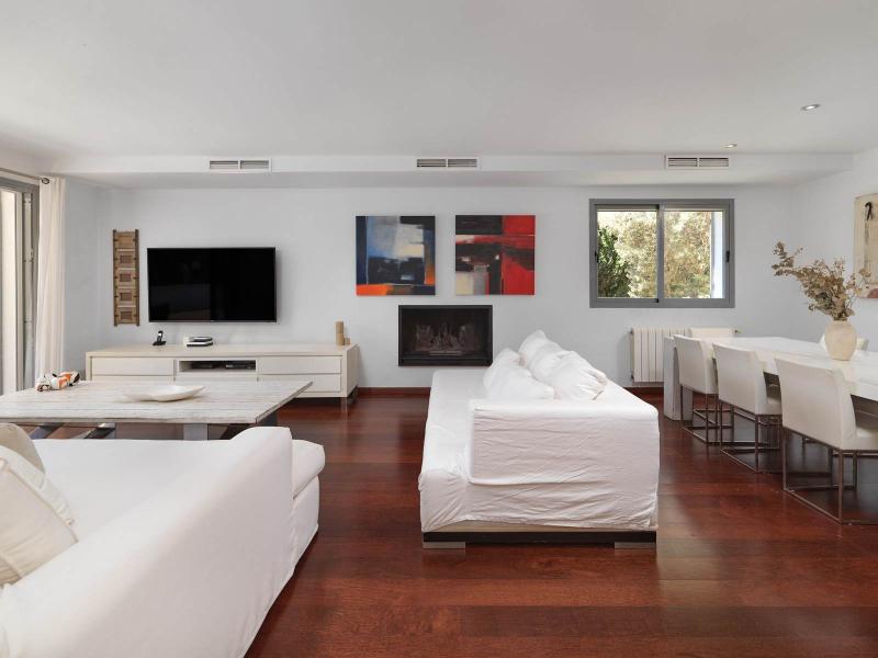 Peaceful 4-Bedroom Villa with Pool , Ibiza , Sant Josep de sa Talaia, 
