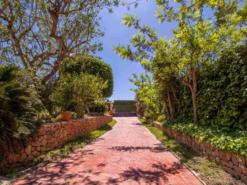 Luxurious Villa with Stunning Views in Can Bessó , East , Ibiza , South 
