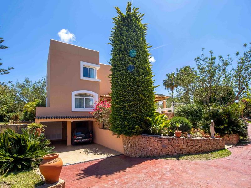 Luxurious Villa with Stunning Views in Can Bessó , East , Ibiza , South 