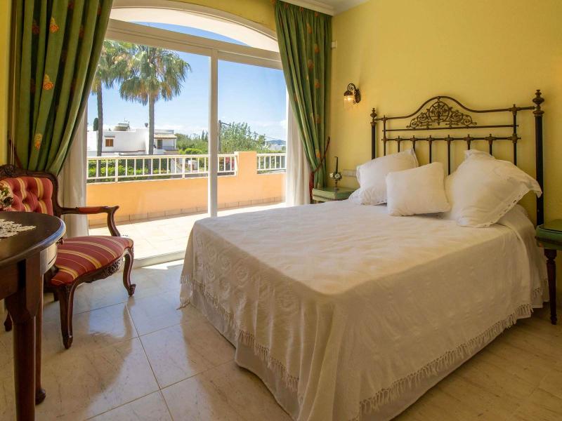 Luxurious Villa with Stunning Views in Can Bessó , East , Ibiza , South 