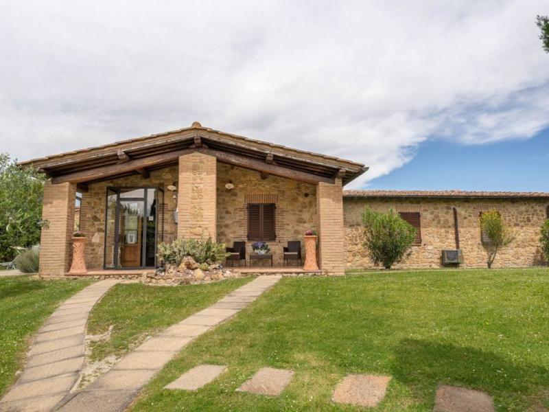 Country House/Farmhouse for sale for sale in Siena - San Quirico d'Orcia , 