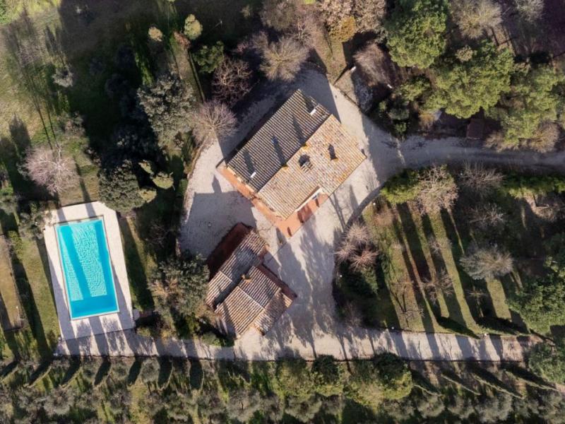 Classic DOCG Winery Estate with 1700s Country Houses – Montepulciano , Tuscany 