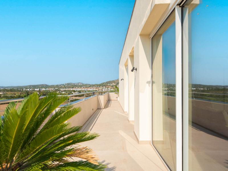 Exquisite 3-Bedroom Penthouse for Sale , Ibiza 