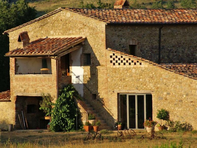 1700s Stone Farmhouse with Pool, Solar Energy & DOC Vineyards , Tuscany 