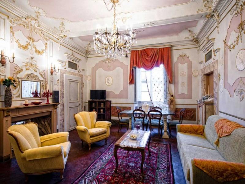 Historic Frescoed Penthouse for Sale in Cortona, Tuscany , Tuscany 