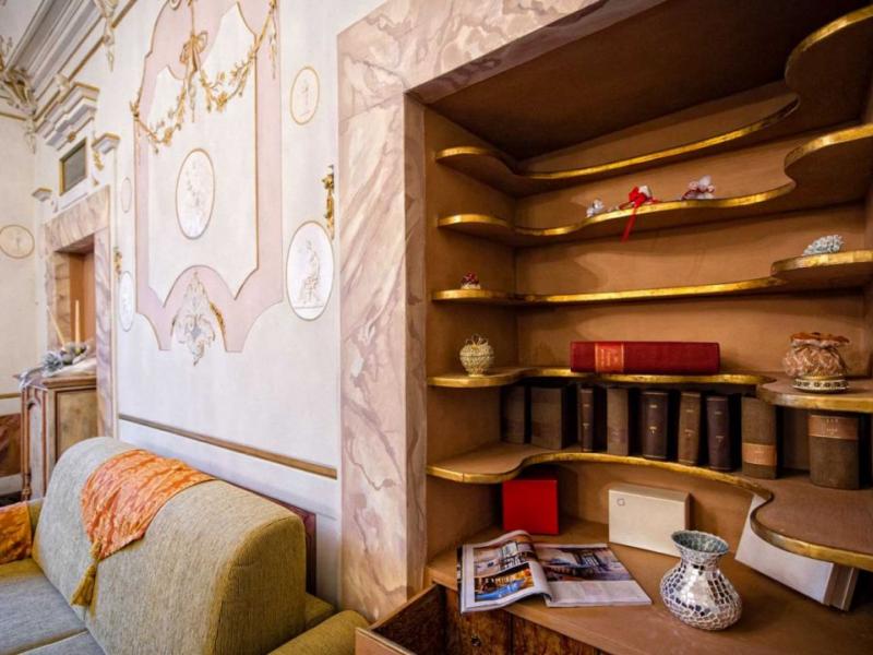 Historic Frescoed Penthouse for Sale in Cortona, Tuscany , Tuscany 