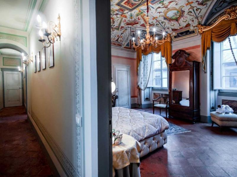 Historic Frescoed Penthouse for Sale in Cortona, Tuscany , Tuscany 
