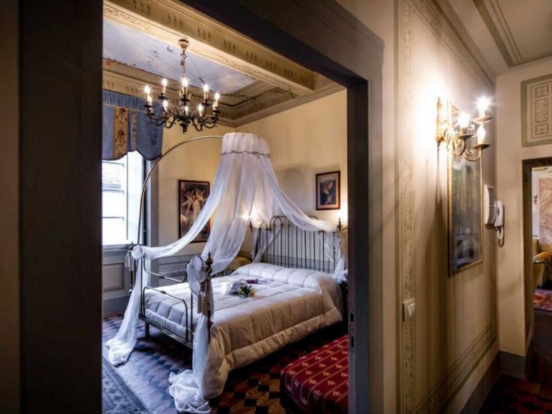 Historic Frescoed Penthouse for Sale in Cortona, Tuscany , Tuscany 