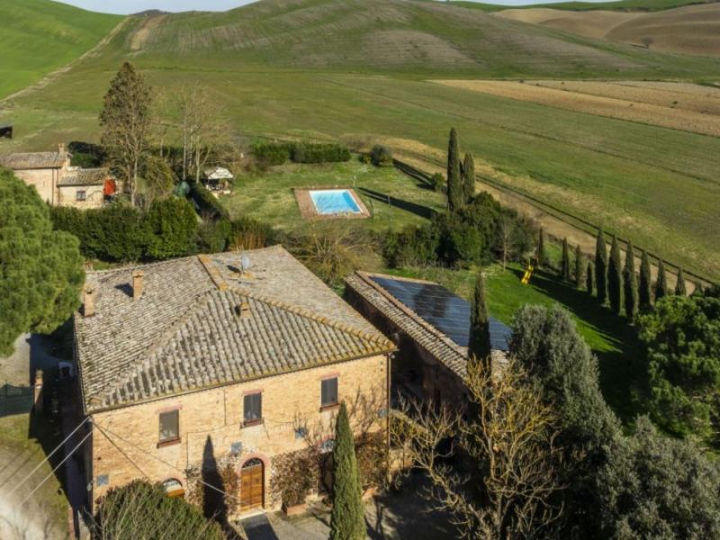 1750s Tuscan Villa with Heated Pool and Truffle Reserve – Siena, Tuscany , Tuscany 