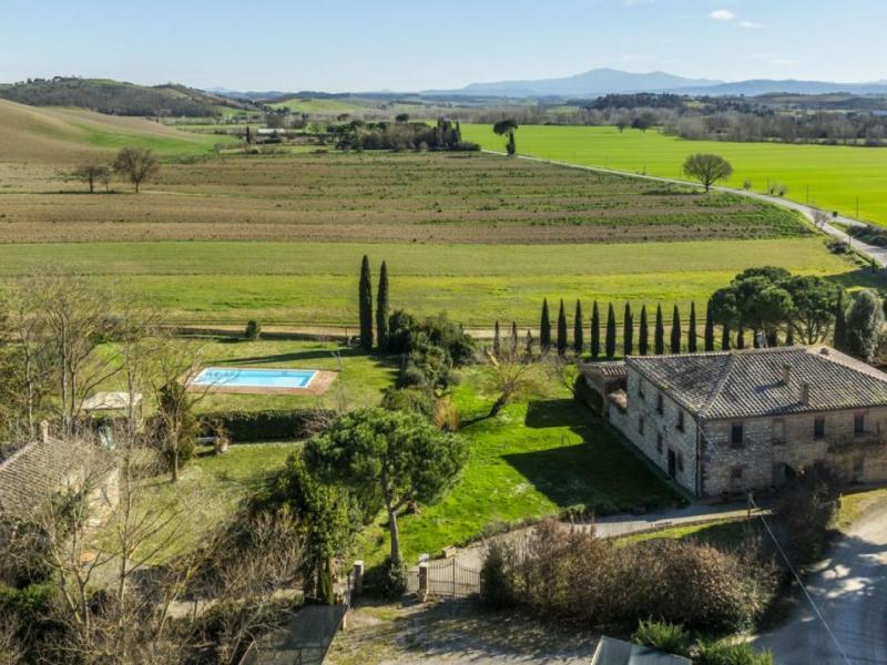 1750s Tuscan Villa with Heated Pool and Truffle Reserve – Siena, Tuscany , Tuscany 