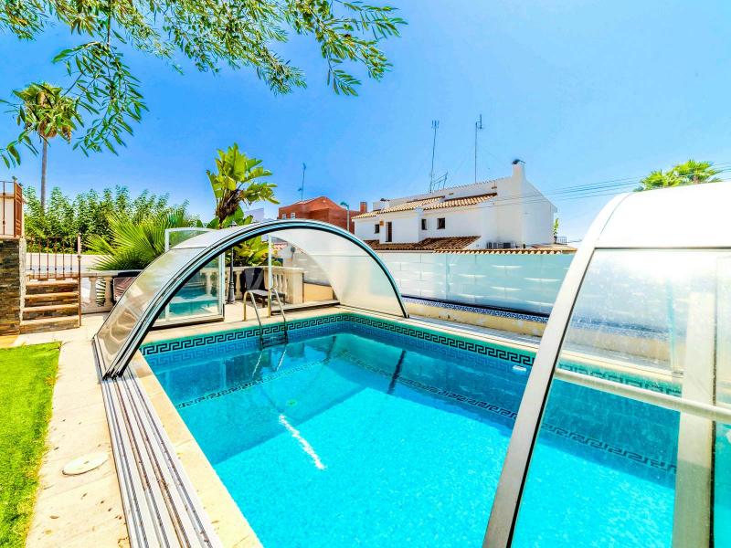 Spacious Family Home , Sitges 