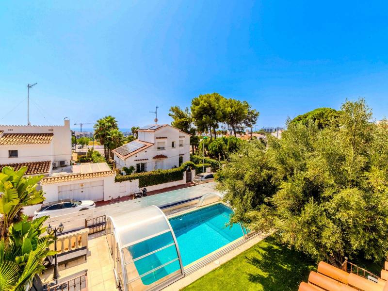Spacious Family Home , Sitges 