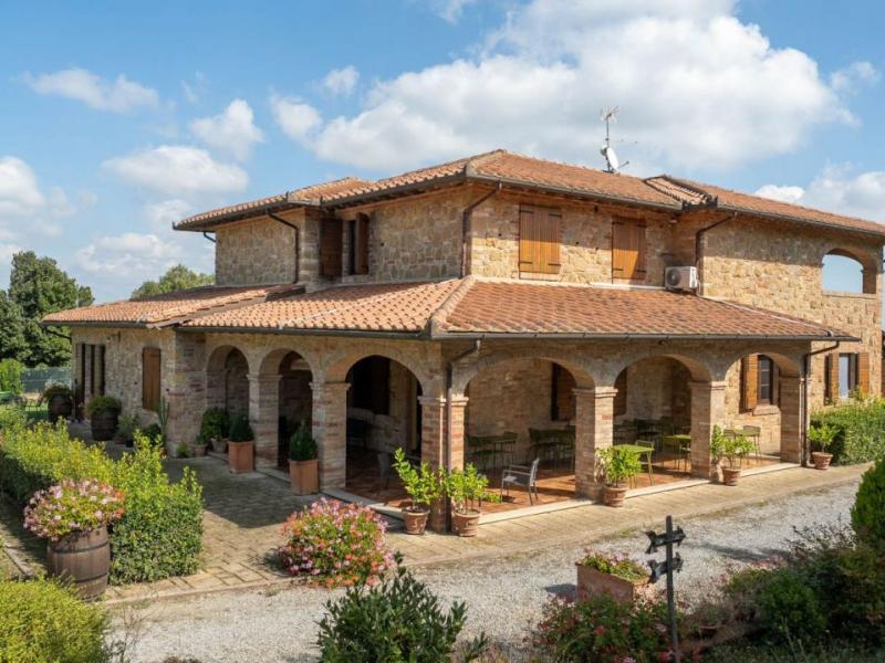 Hilltop Estate With Panoramic Views , Tuscany 