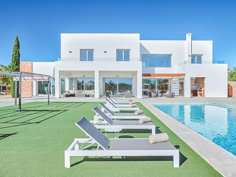 Villa Ashley , Jesus 