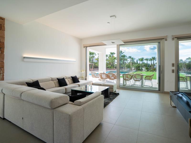 Villa Ashley , Jesus 