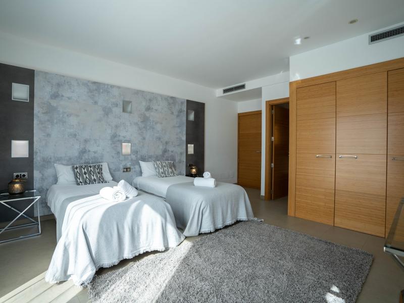 Villa Ashley , Jesus 