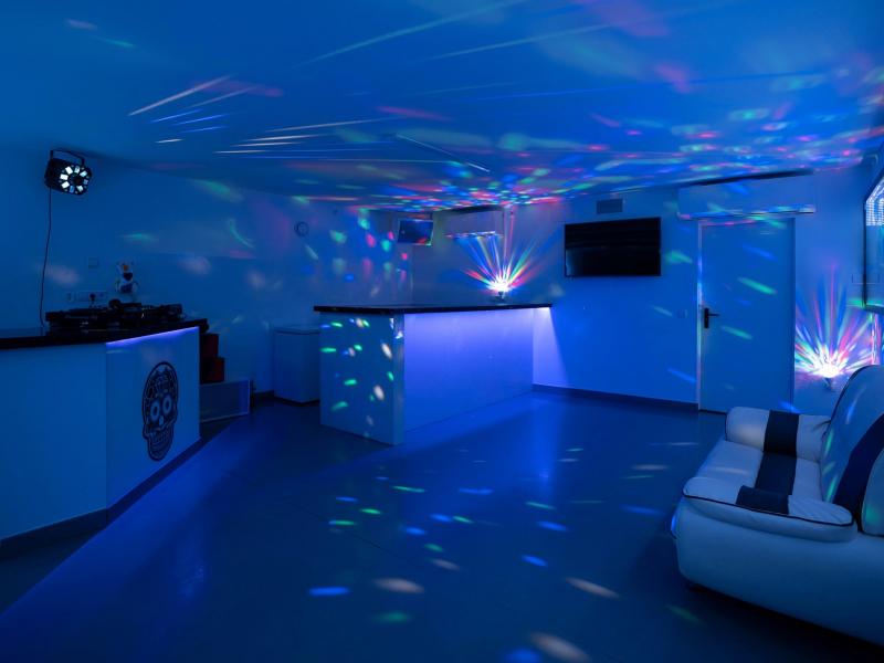 Villa Ashley , Jesus 