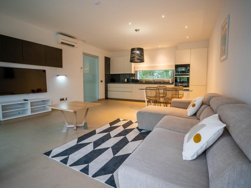 Casa Fourteen , Jesus 